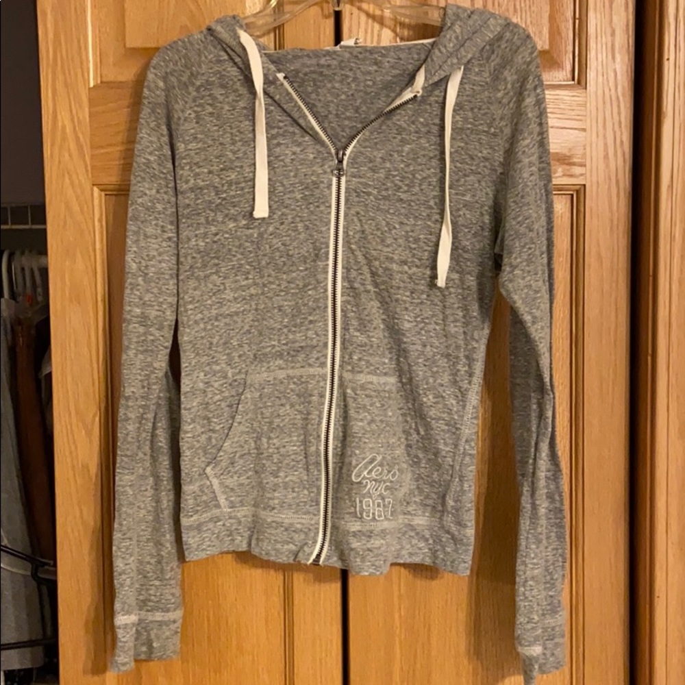 Very Thin Zip-up Hoodie